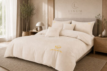 Lenjerie de pat Signature din bumbac premium - Alb sidef, vedere din dreapta - LINUM