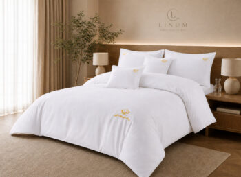 Lenjerie de pat Signature din bumbac premium - Alb stralucitor, vedere din dreapta - LINUM