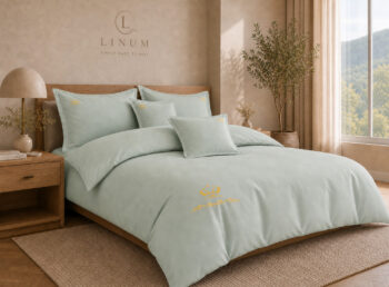 Lenjerie de pat Signature din bumbac premium - Verde-salvie, vedere din stanga - LINUM